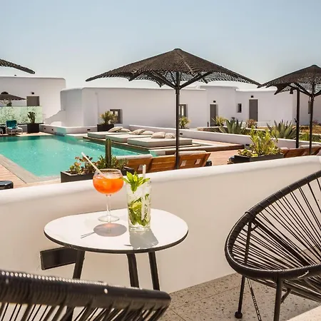 Amyth Of Mykonos 4* סופר פרדייז ביץ'